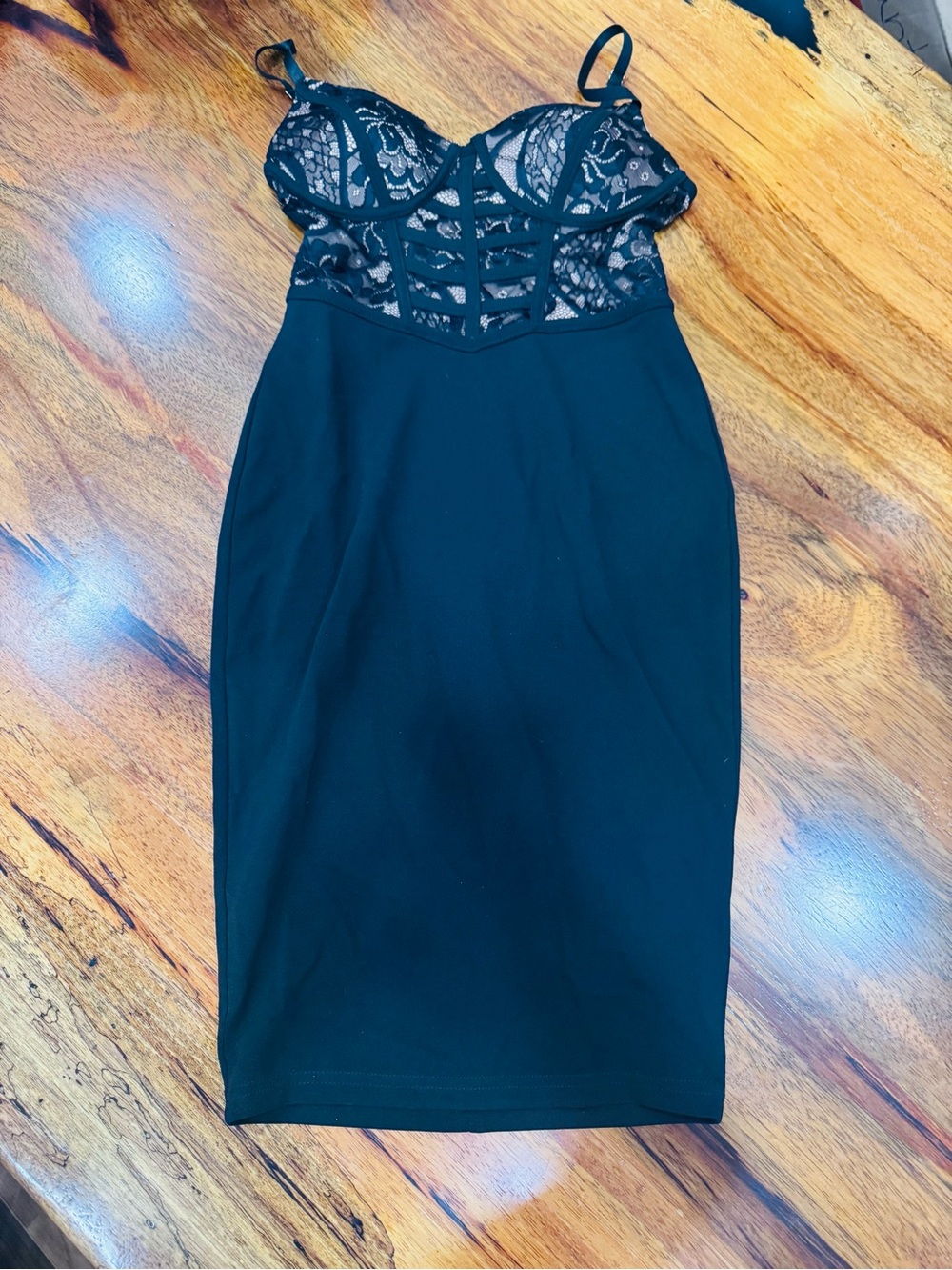 Windsor Black Lace-Bustier Pencil Skirt